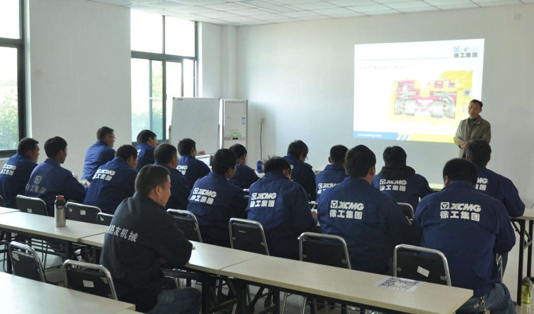 FH官网挖掘机培训