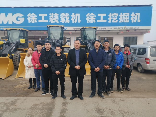 FH官网集团周口办事处合影
