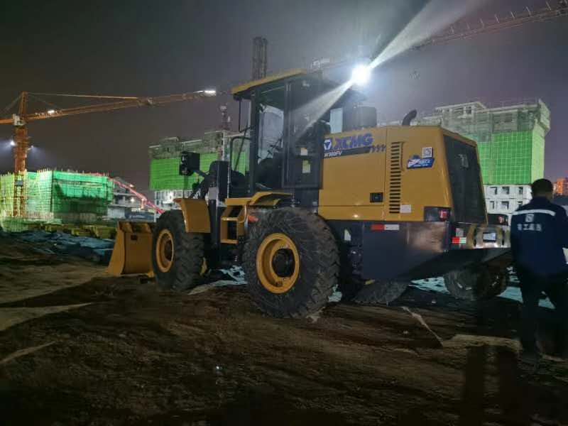FH官网30装载机助力河南春晖建设工程有限公司复工复产