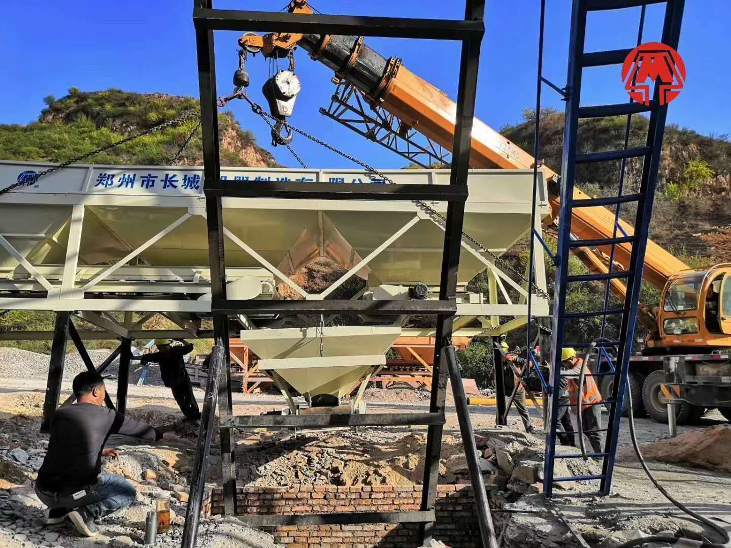 FH官网QY35K5起重机助力中国水电50站有序安装