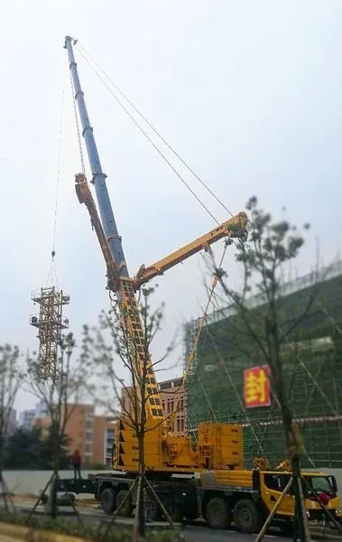 FH官网XCA300起重机贵阳房屋建设项目塔机拆装