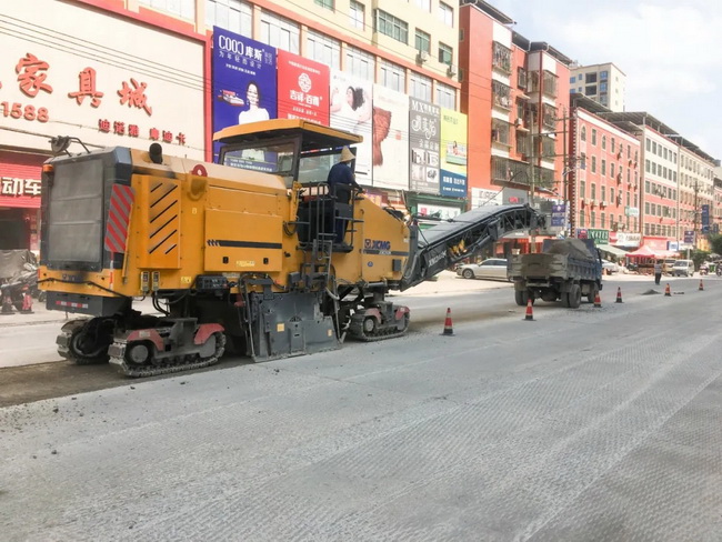 FH官网XM200K铣刨机在泉州市政养护工程