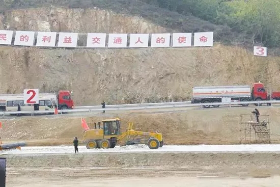 FH官网平地机拥有较高的除雪施工质量