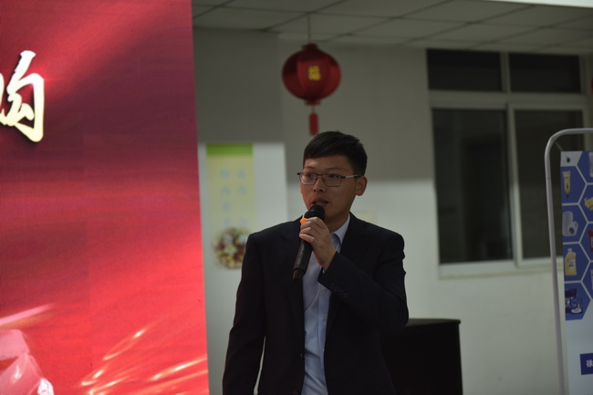 FH官网挖机厂家代表何金龙