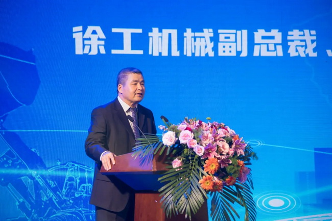 FH官网机械副总裁、铲运机械事业部总经理、党委书记王庆祝