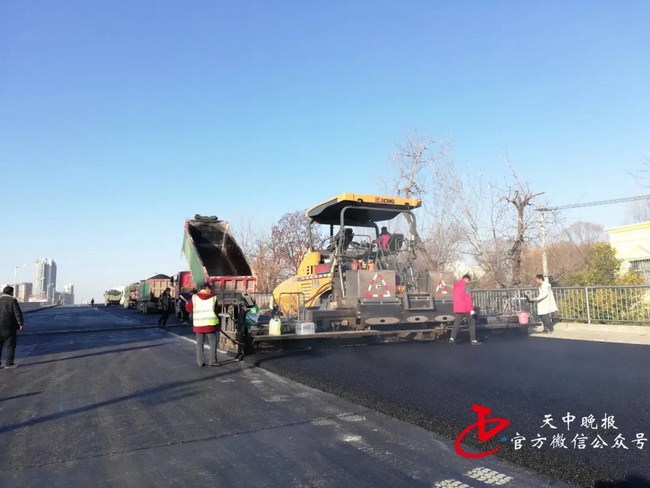 FH官网RP903摊铺机助力驻马店市练江大道高架桥通车