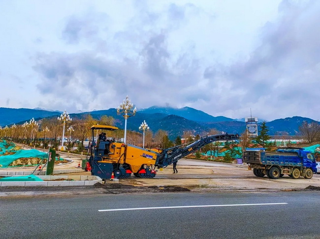 FH官网铣刨机XM1205F泰安公路施工