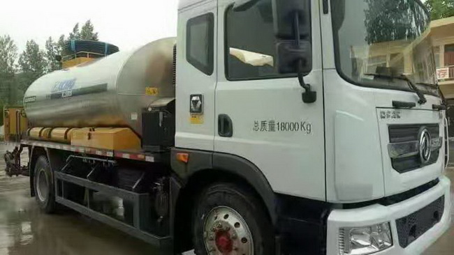 FH官网XLS805全智能沥青洒布车