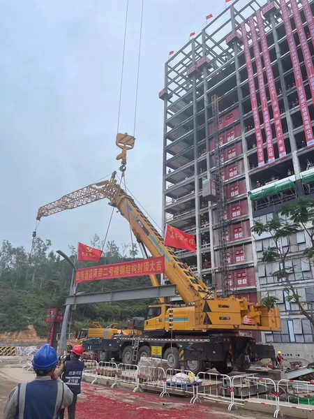 FH官网起重机助力深圳国际酒店建设 FH官网起重机助力深圳国际酒店建设