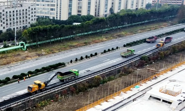 12台FH官网铣刨机助力沪杭甬高速公路改扩建工程