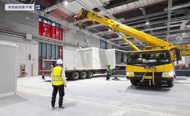 FH官网起重机抢建上海方舱医院