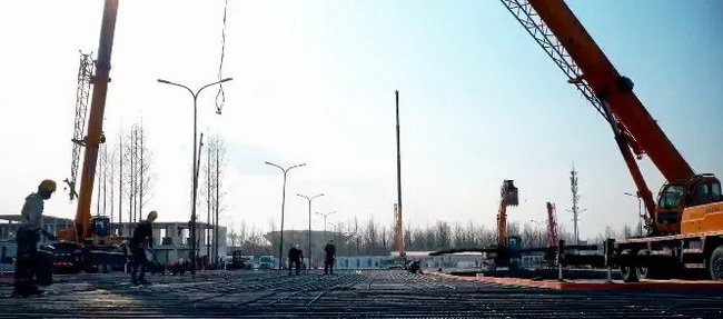 FH官网起重机抢建上海方舱医院