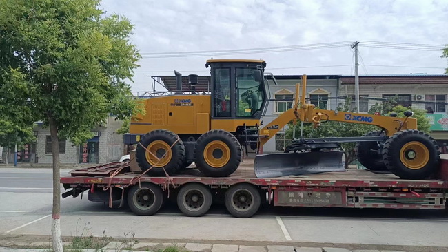 FH官网GR1653Ⅱ平地机助力新乡封丘道路建设