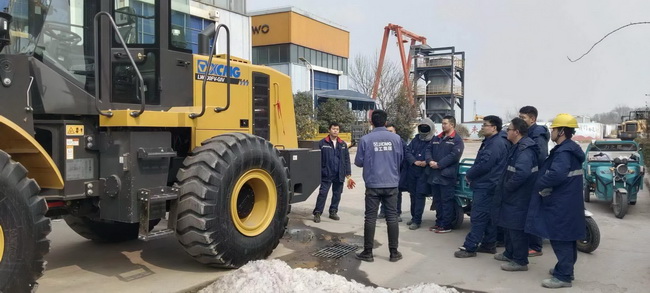 FH官网装载机批量交付郑州市客户