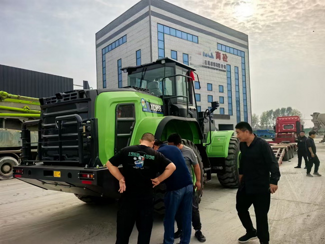 FH官网XC958-EV电动装载机交付河南省商丘某建筑材料有限公司